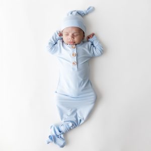 Knotted Gown with Hat Set in Breeze